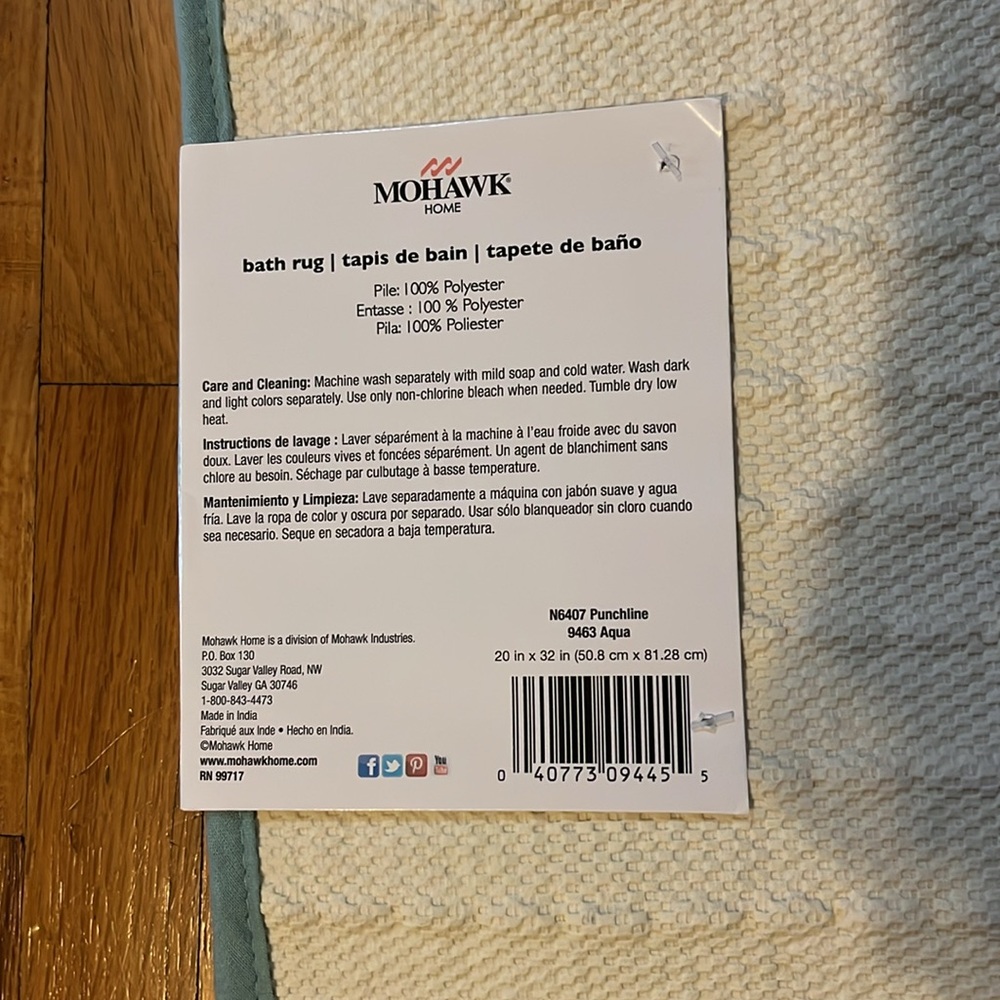 NWT Mohawk Bath Rug - Picture 3 of 3